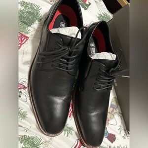 STACY ADAMS - Men’s Size 11. 

USED - In Excellent Condition!